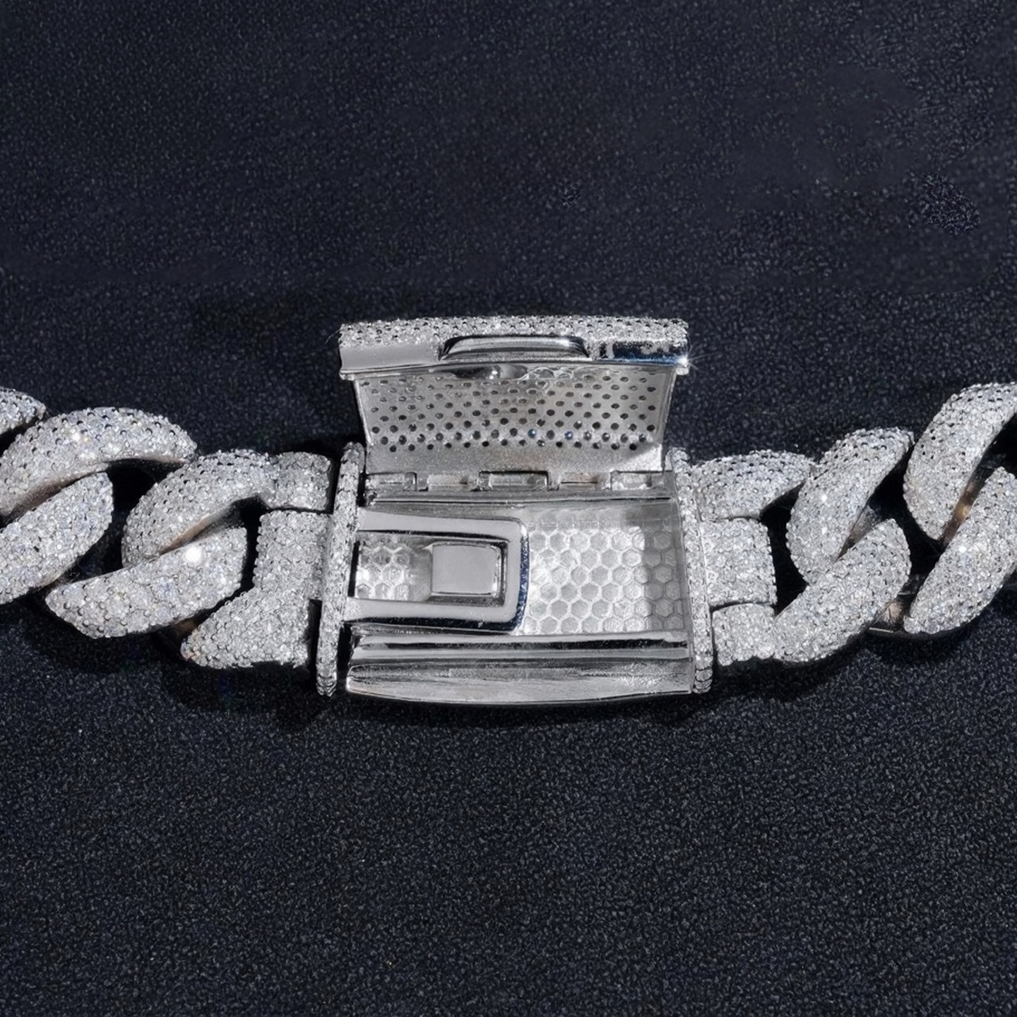 Collana "Two Tone Thorn Cuban" 18mm Argento 925 & VVS Moissanite 4 File