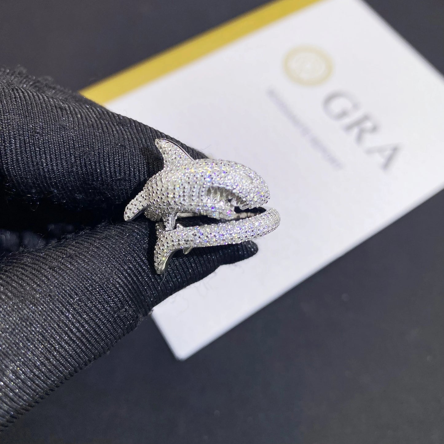 Anello "Predator Shark" Argento 925 & VVS Moissanite