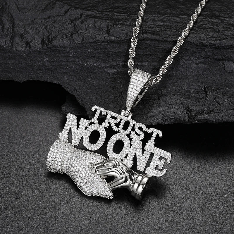 Ciondolo "Trust No One" Argento 925 & VVS Moissanite / Zirconi