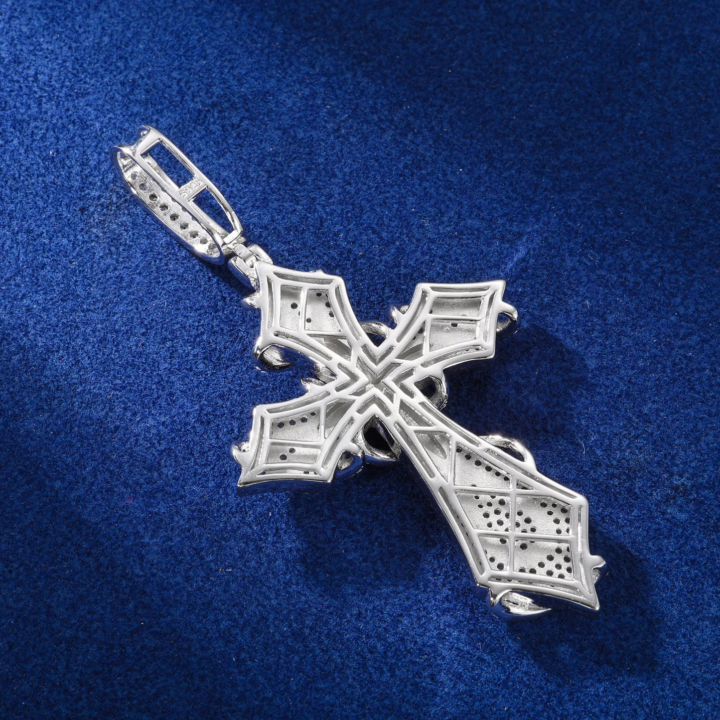 Ciondolo "Wrapped Cross" Argento 925 & VVS Moissanite