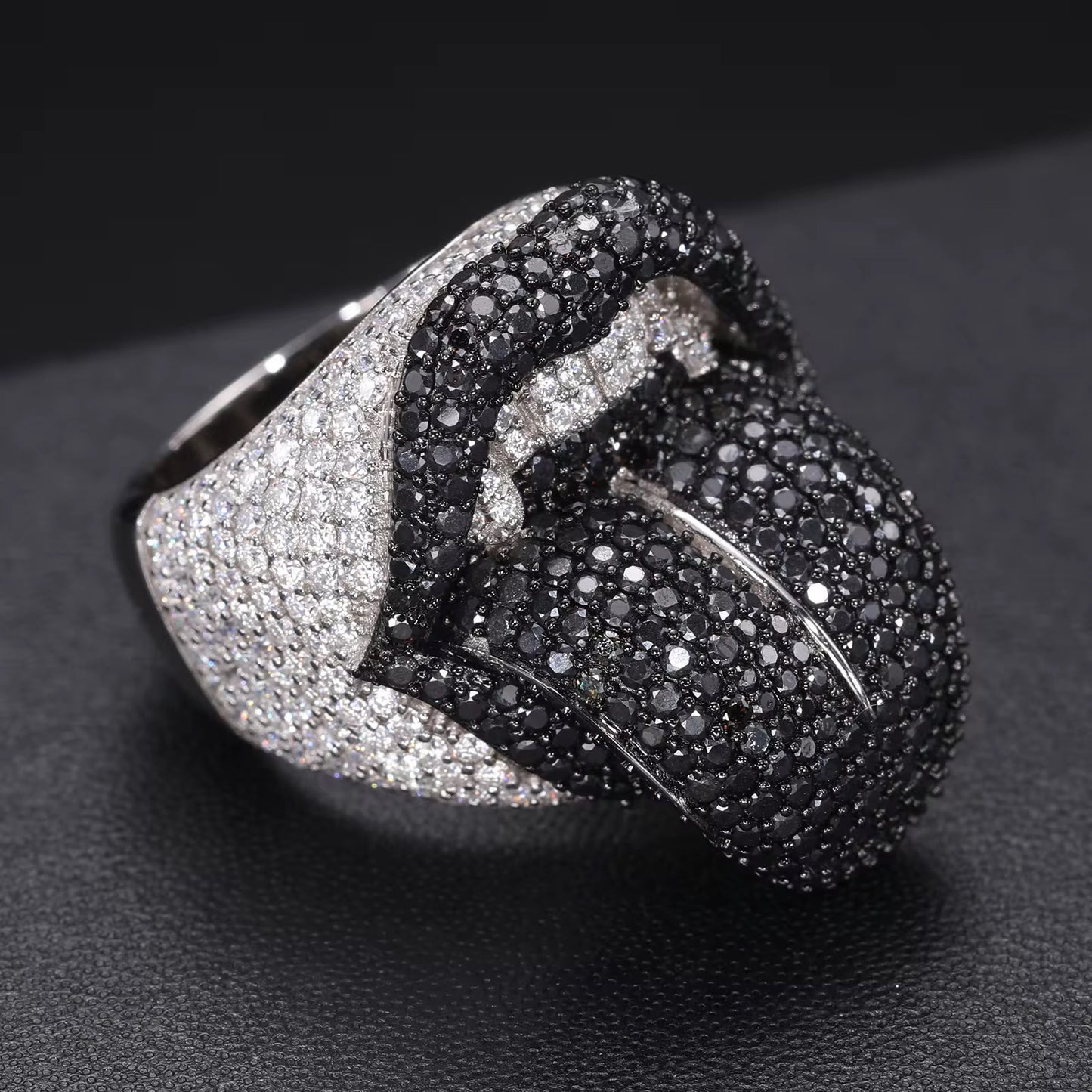 Anello “Icy Tongue” Argento 925 & VVS Moissanite